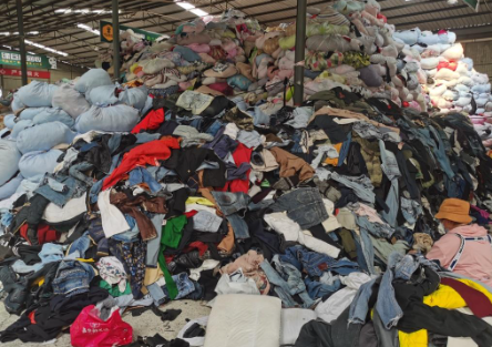大量回收的舊衣服,最后都去到哪里了?不說(shuō)你肯定想象不到!