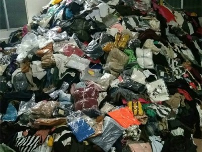 溫州庫(kù)存布料回收聯(lián)系電話[全城高價(jià)收購(gòu)庫(kù)存服裝]