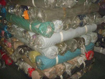 聊城收購布料面料收購庫存布料回收布料電話回收服裝