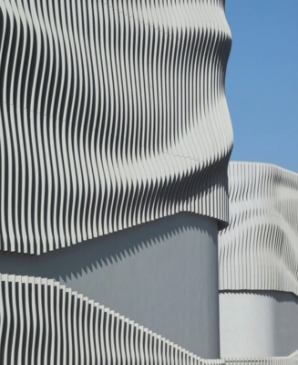 在上海這種陣雨城市里,這幾個服飾品牌或許能代替雨傘