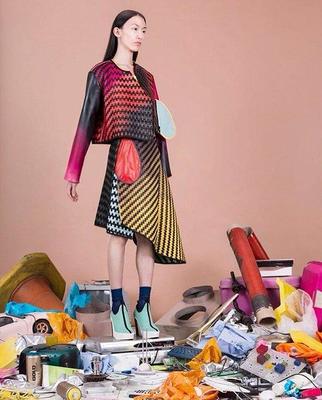 從舊布到新潮 區(qū)塊鏈技術(shù)如何重塑時裝產(chǎn)業(yè)的回收布料生態(tài)